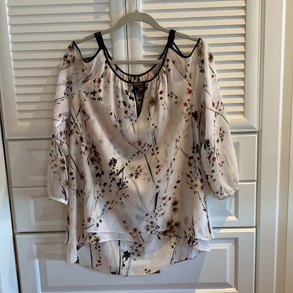 Cold shoulder floral blouse - Picture 4 of 13